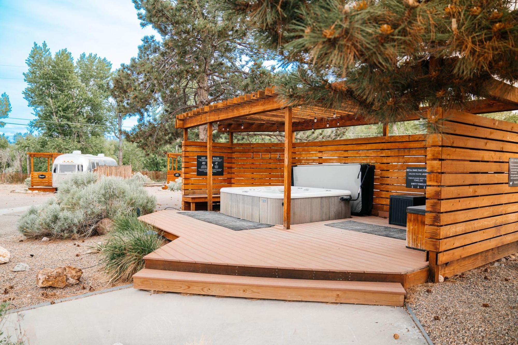 Amigo Motor Lodge Salida Exterior photo